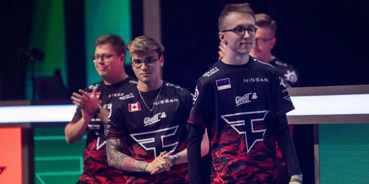 FaZe Clan — Complexity. Прогноз на матч CS:GO (27 сентября 2022 года)