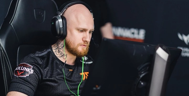 Aurora — Fnatic. Прогноз на матч CS:GO (4 октября 2022 года)