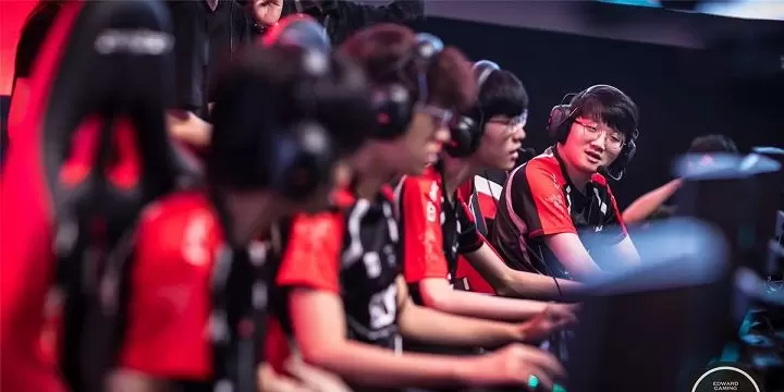 EDG — Suning Gaming. Прогноз на матч League of Legends (14 августа 2019 года)